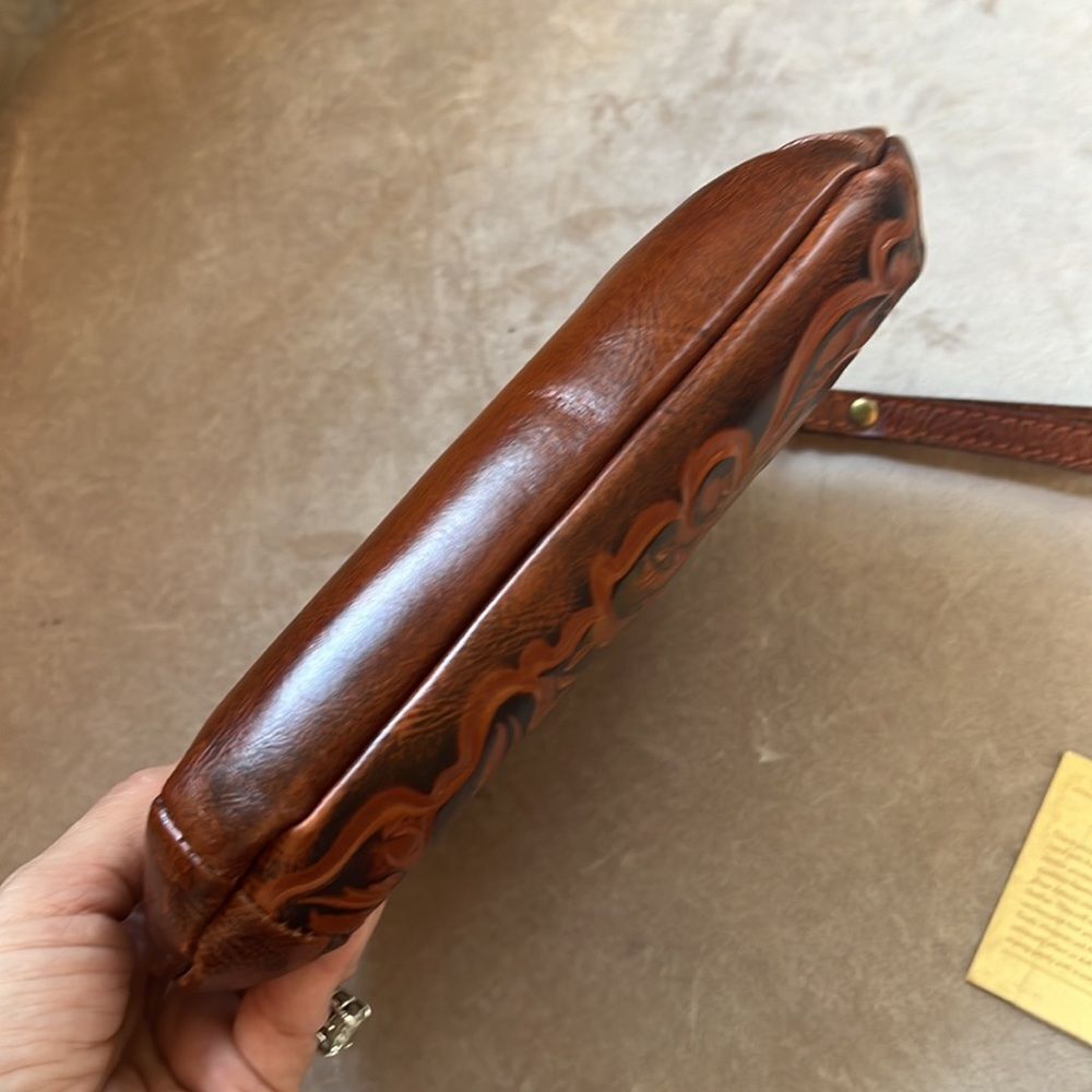 Like New!!! Patricia Nash Leather Snap Wristlet with Registration Card - Picture 10 of 12